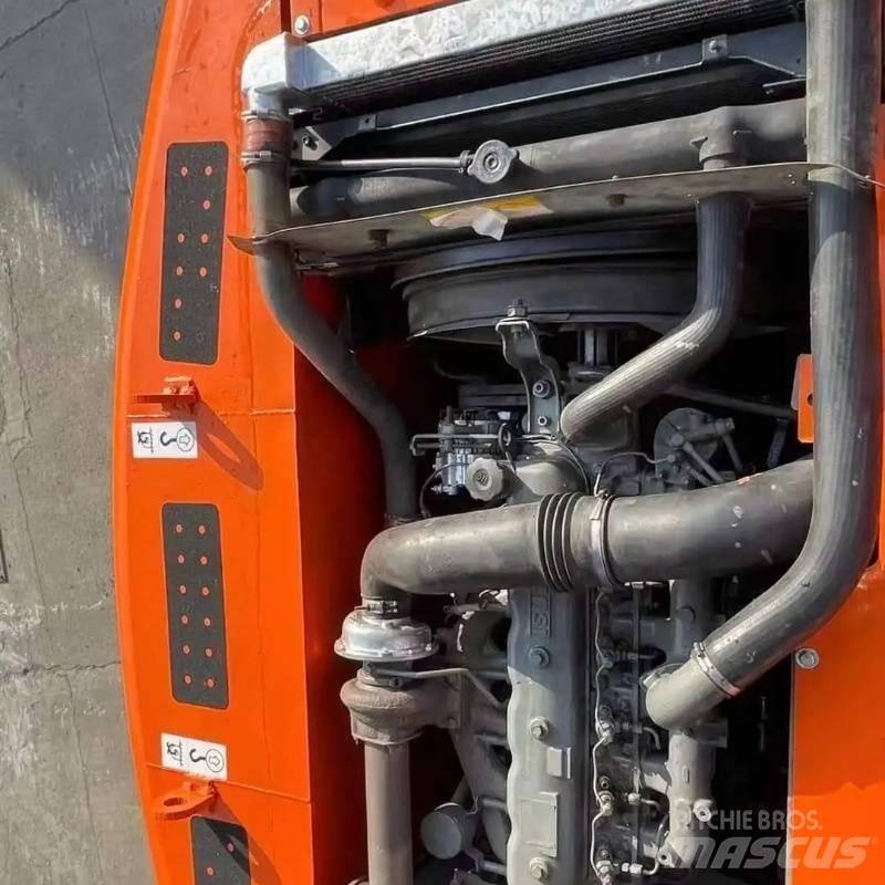 Hitachi ZX 200 대형 굴삭기 29톤 이상