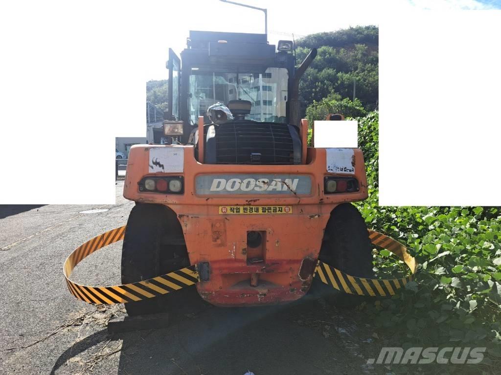 Doosan D 160 S-5 디젤 지게차