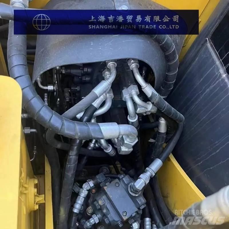 Komatsu PC 70 대형 굴삭기 29톤 이상