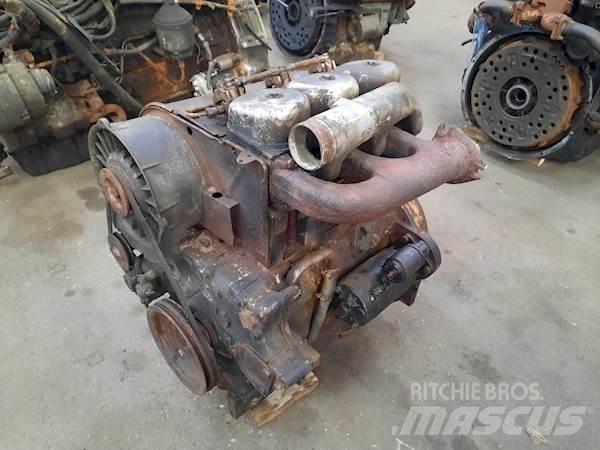Deutz F3L912 엔진