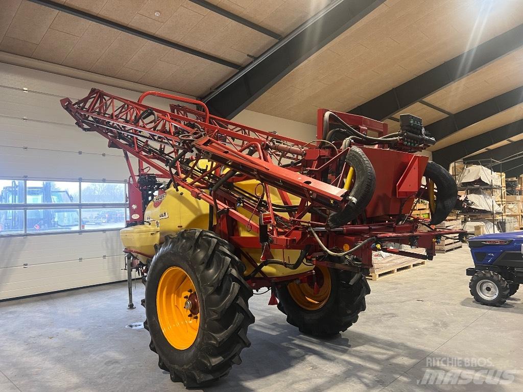 Hardi Commander 2800 견인형 분무기