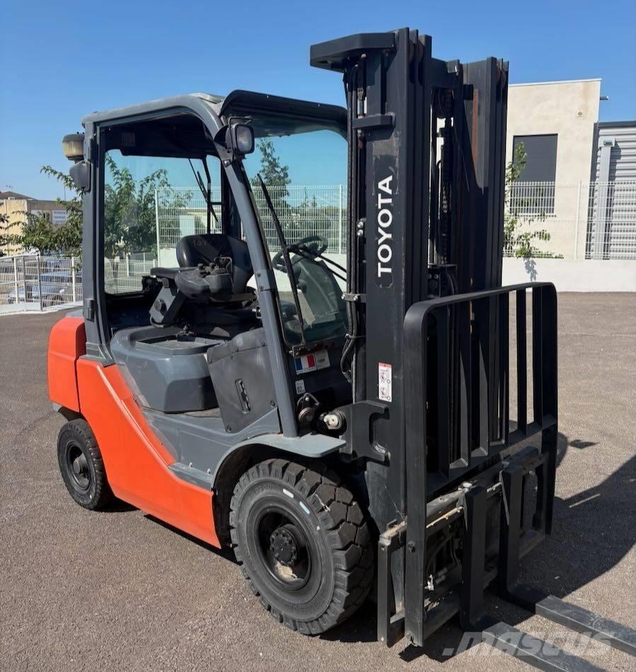 Toyota 02-8 FDF 25 디젤 지게차