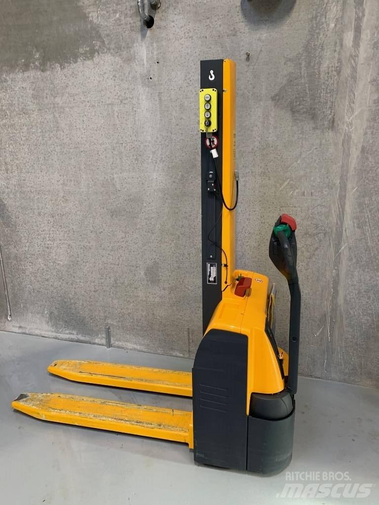 Jungheinrich EMC 110 포크리프트