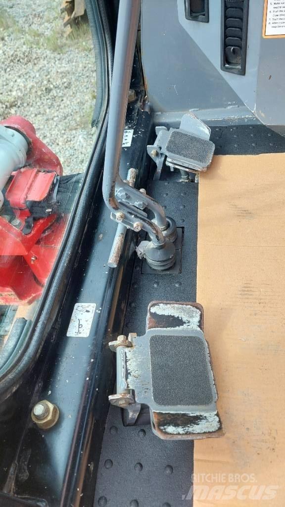 Takeuchi TB 23 R 소형 굴삭기 7톤 미만