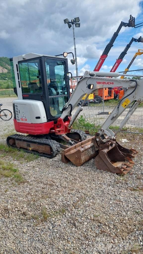Takeuchi TB 23 R 소형 굴삭기 7톤 미만