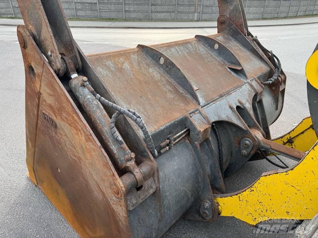 Liebherr L 538  휠로우더