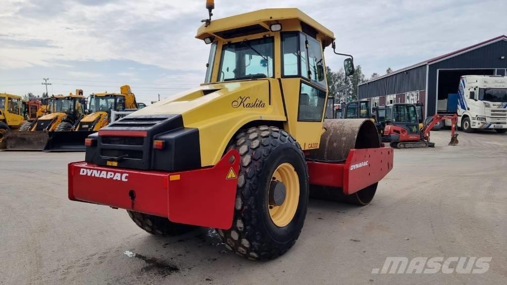 Dynapac CA 302 D 싱글 드럼 롤러