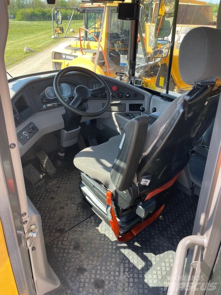Volvo A30G 연결식 홀러