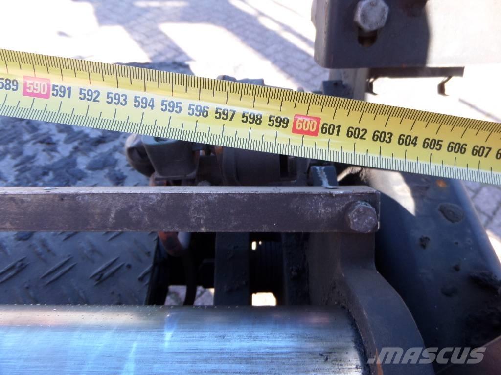 Dynapac F 30 CR 아스팔트 포장장비