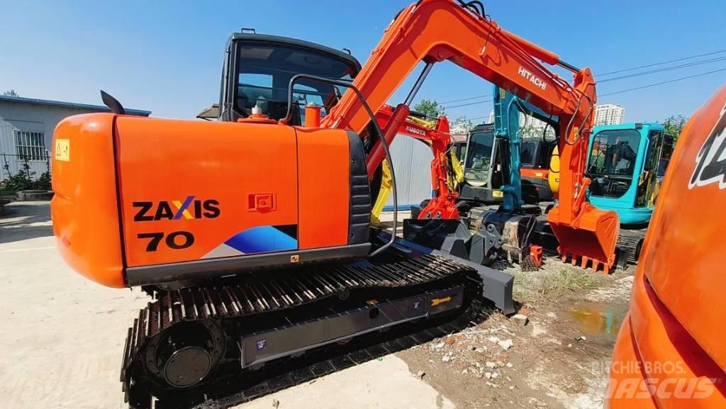 Hitachi ZX 70 소형 굴삭기 7톤 미만