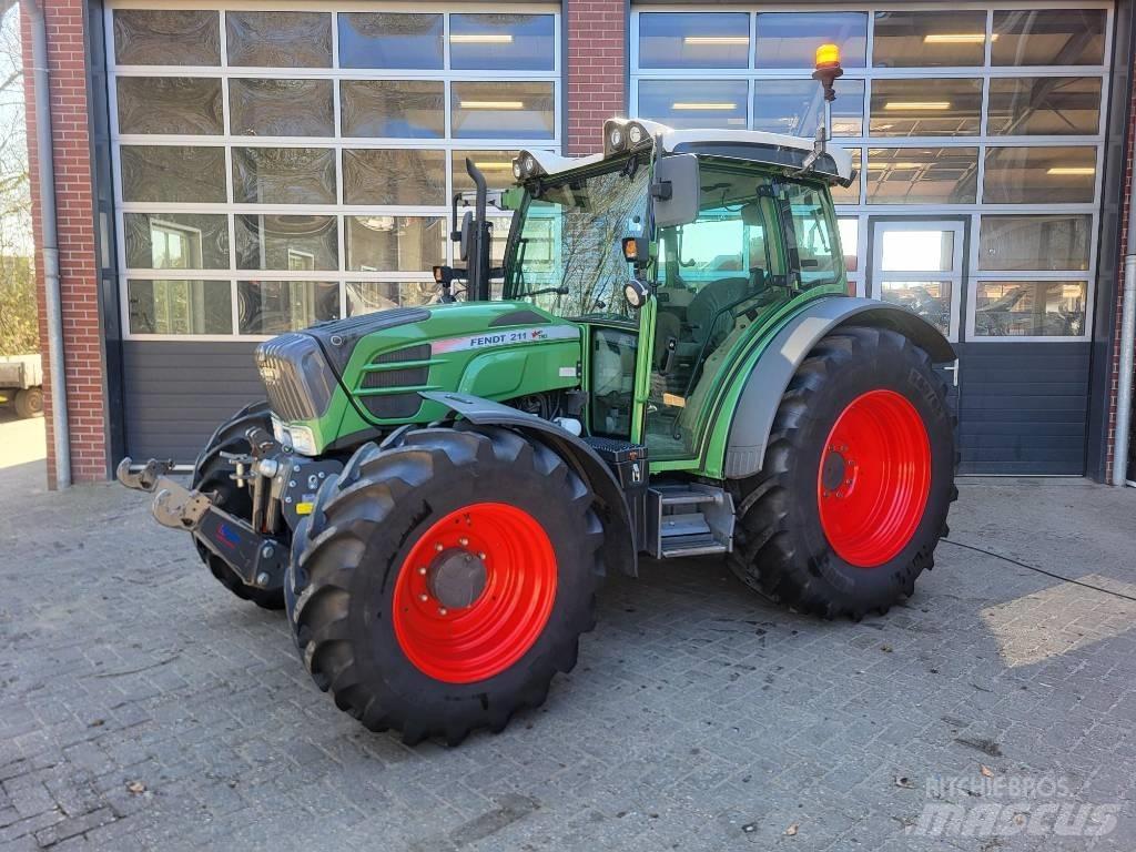 Fendt 211 Vario TMS 트랙터