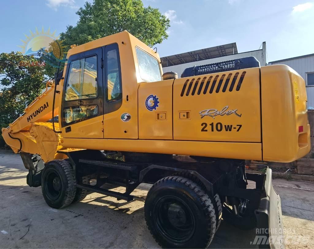 Hyundai R210W-7  휠 굴삭기