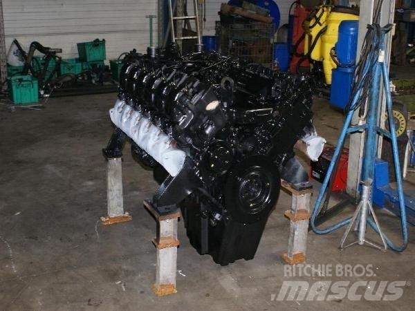Mercedes-Benz OM404 엔진