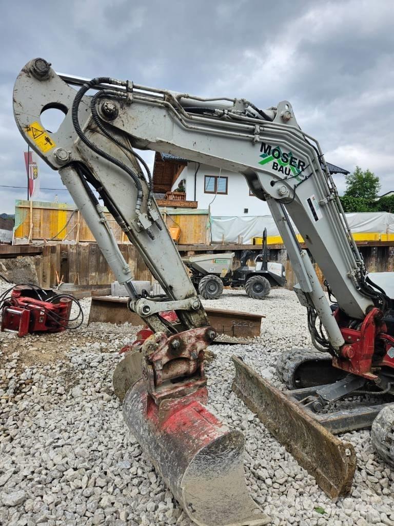 Takeuchi TB 370 중형굴삭기 7톤-28톤