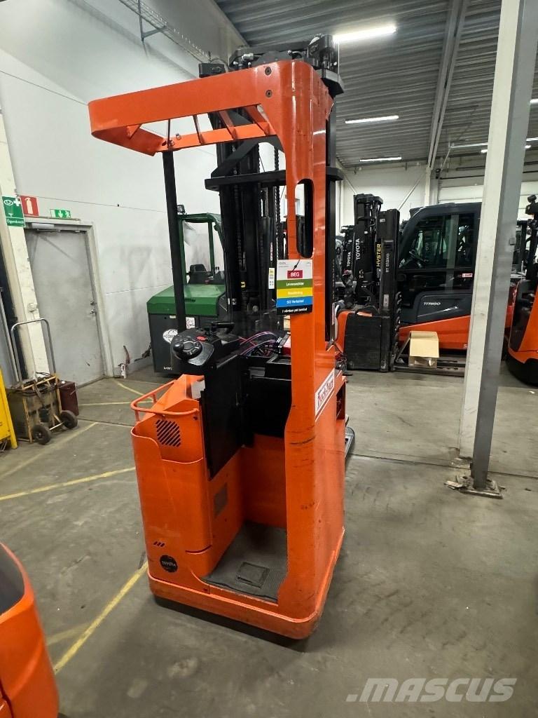 Toyota SSE160 보행식 리치 지게차