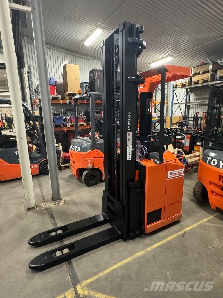 Toyota SSE160 보행식 리치 지게차