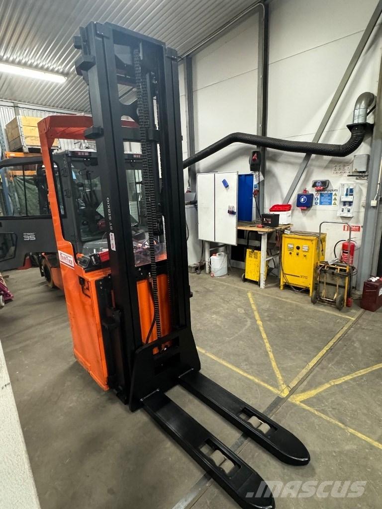 Toyota SSE160 보행식 리치 지게차