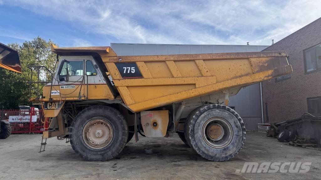 CAT 775 D 초대형 덤프 트럭