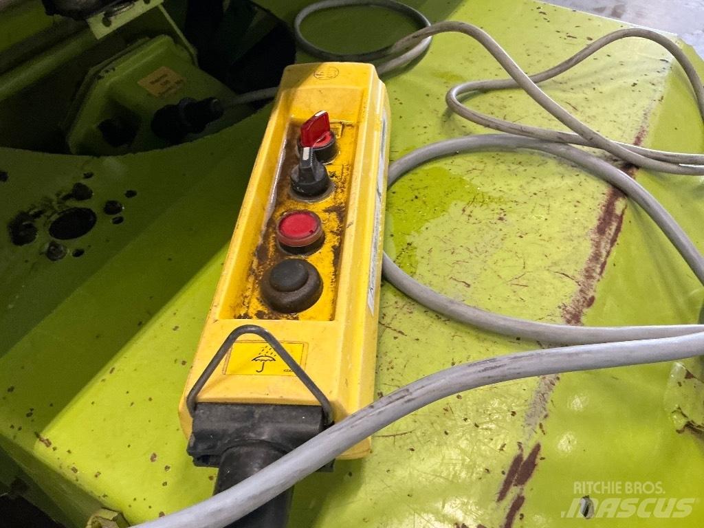 CLAAS Rollant 240 원형 곤포기