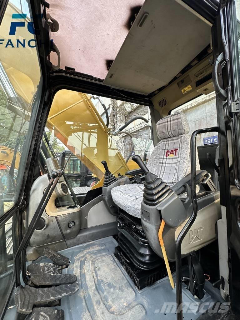 CAT 320 D 대형 굴삭기 29톤 이상