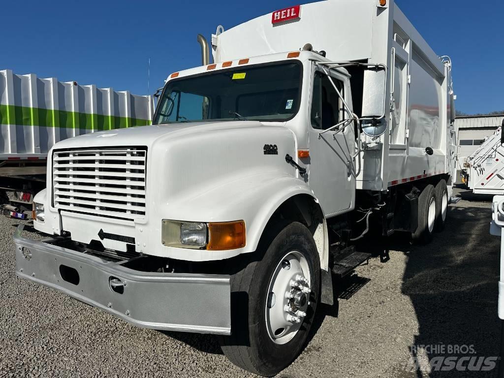 International 4900 폐기물 수거 트럭