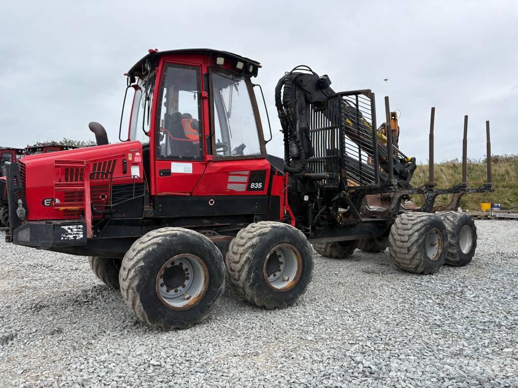 Komatsu 835 원목 포워더