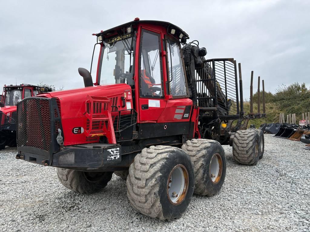 Komatsu 835 원목 포워더