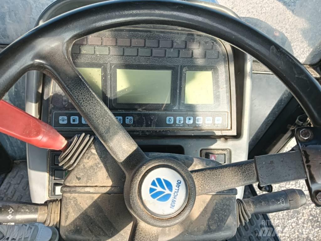 New Holland TS 100 트랙터