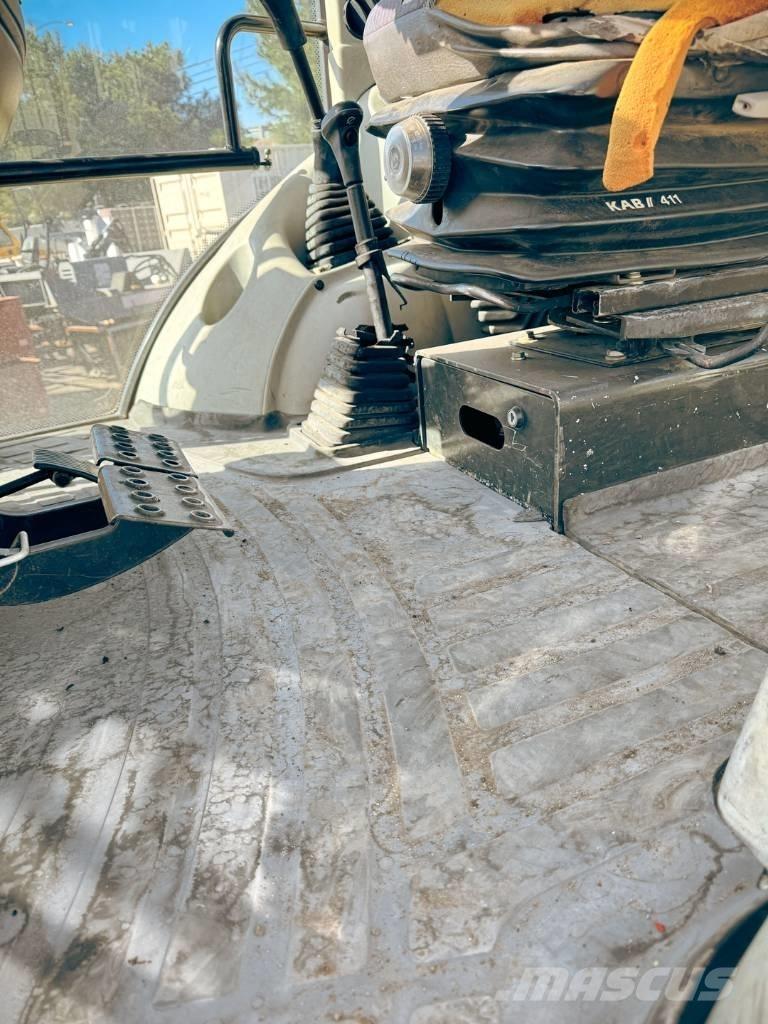 Komatsu WB 140-2N 백호로더