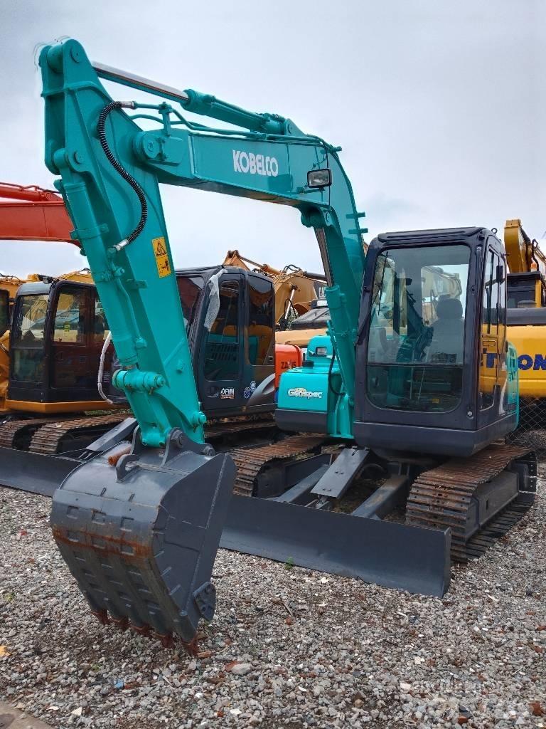 Kobelco SK 75 SR 중형굴삭기 7톤-28톤