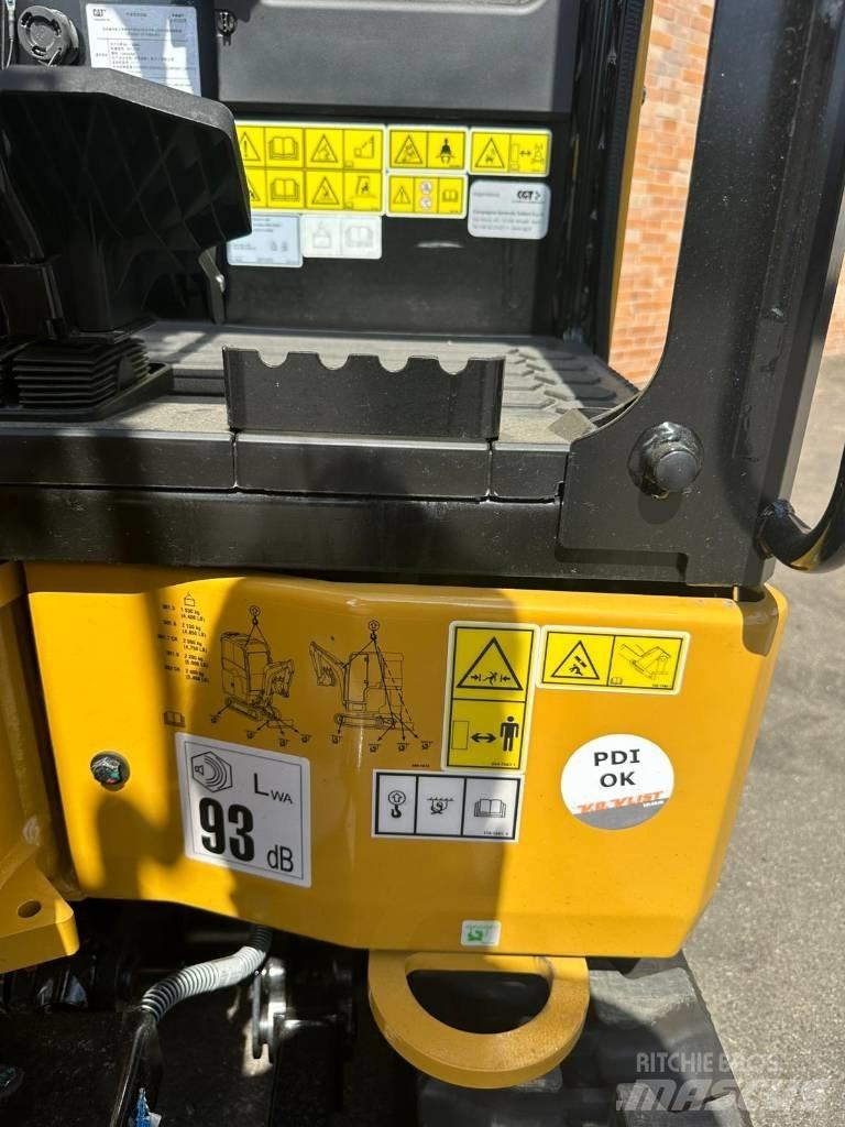 CAT 301.7 CR 중형굴삭기 7톤-28톤