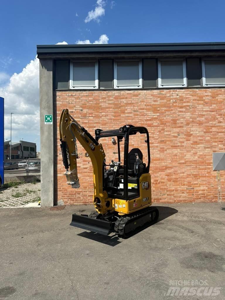 CAT 301.7 CR 중형굴삭기 7톤-28톤