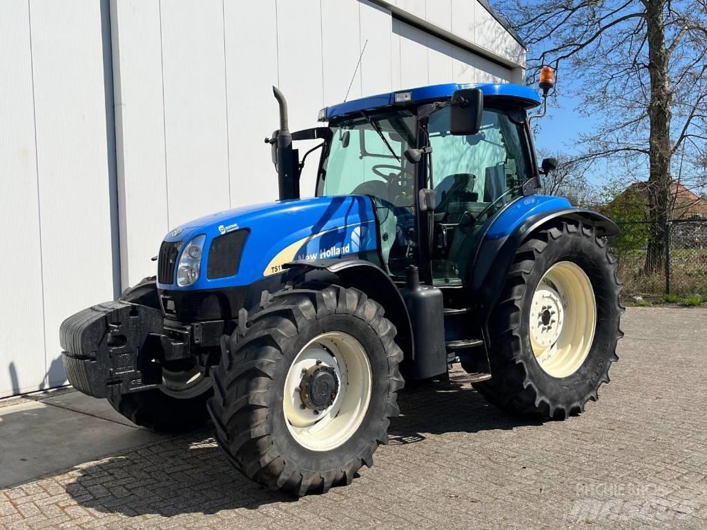 New Holland TS 115 A 트랙터