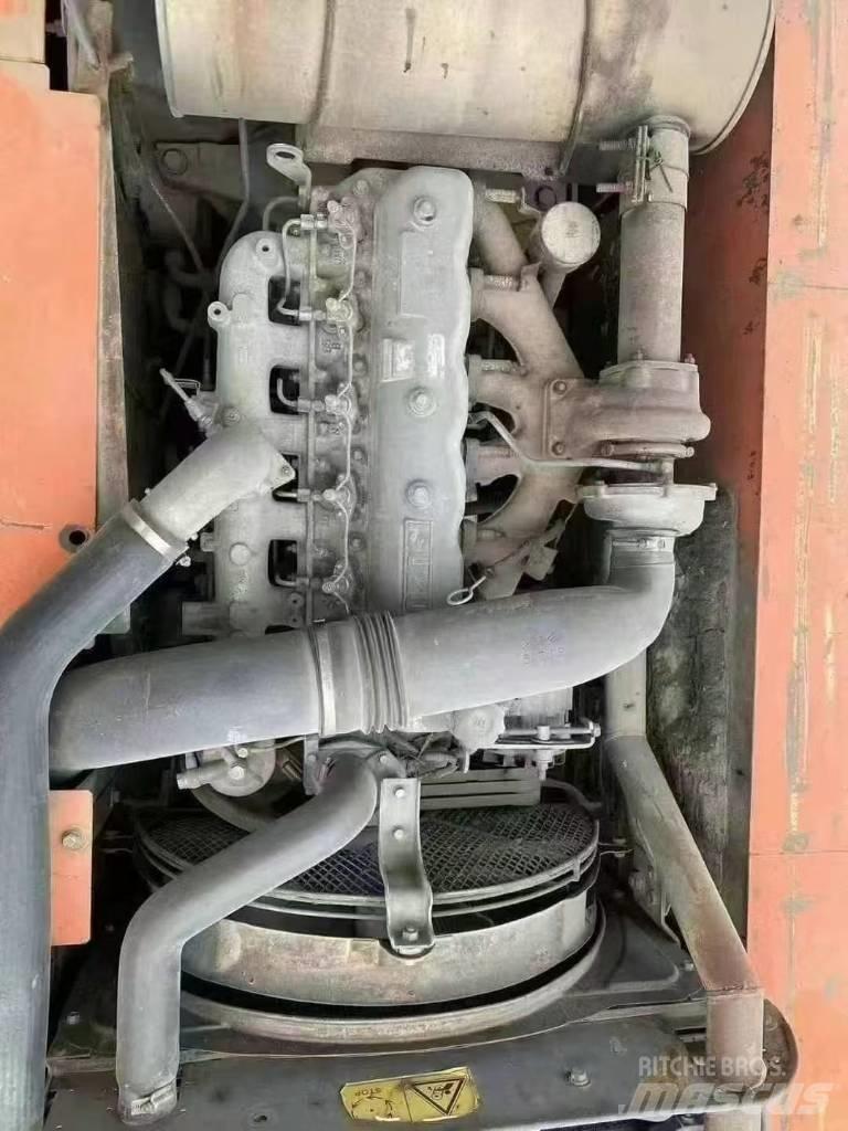 Hitachi ZX240 대형 굴삭기 29톤 이상