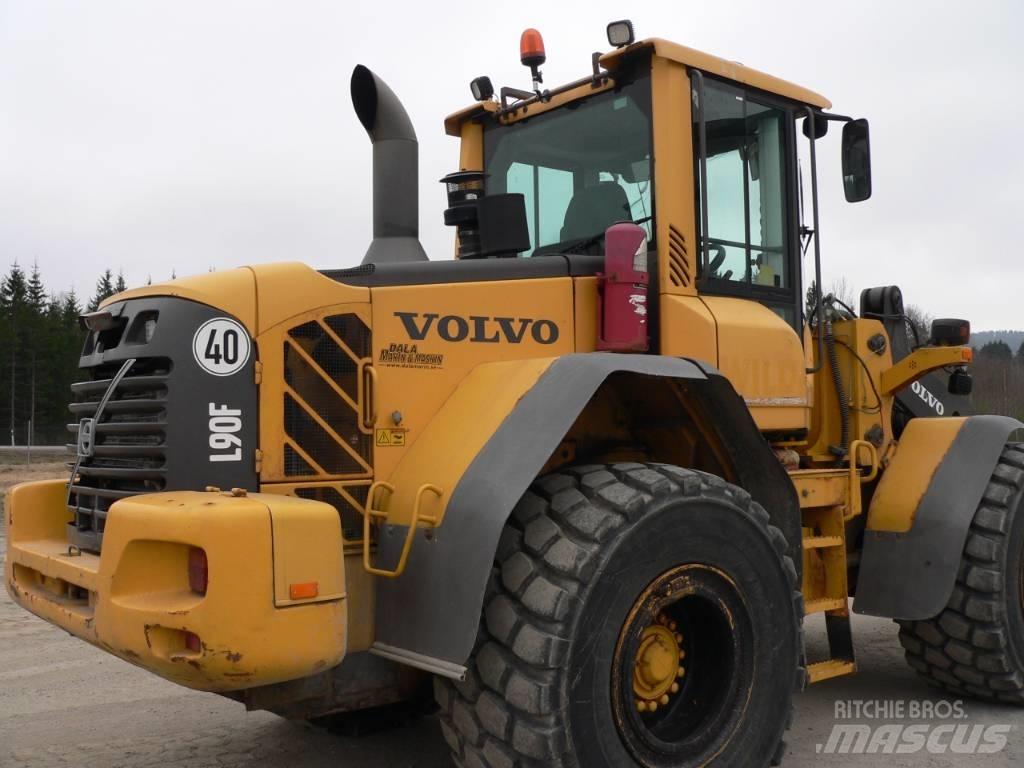 Volvo L 90 F  휠로우더
