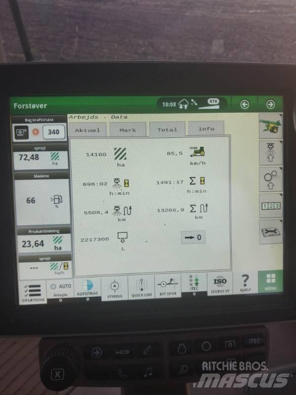 John Deere M952 견인형 분무기