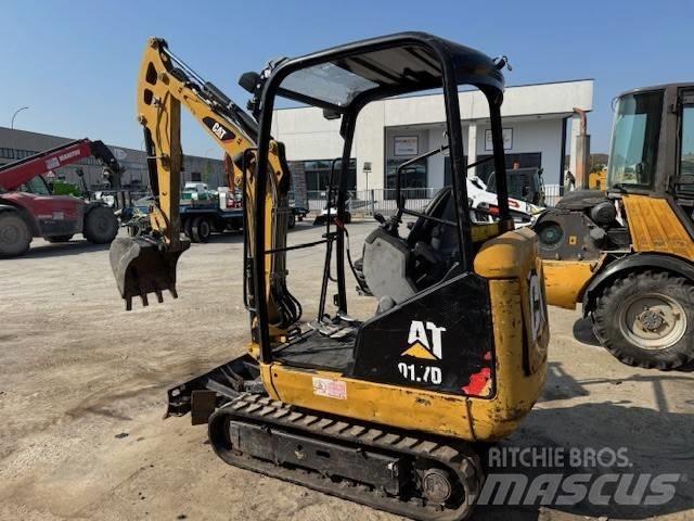CAT 301.7 D 소형 굴삭기 7톤 미만