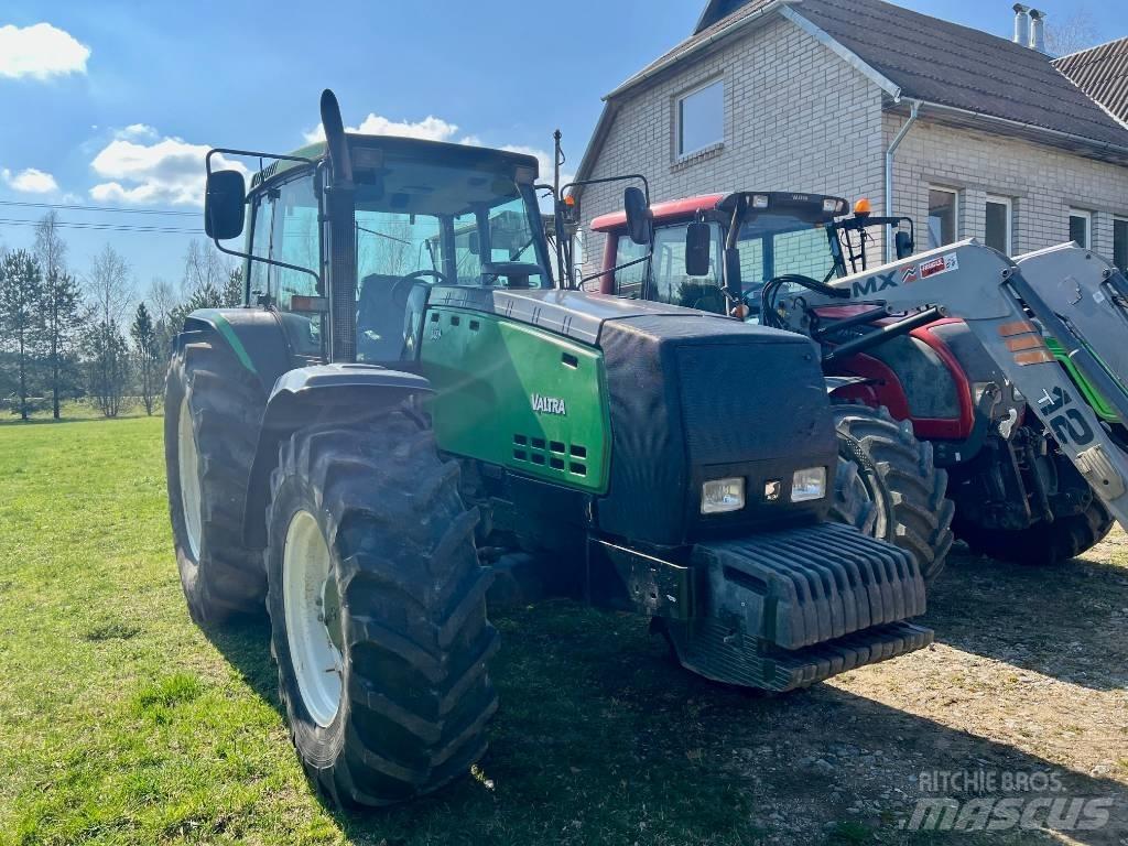 Valtra 8450 트랙터