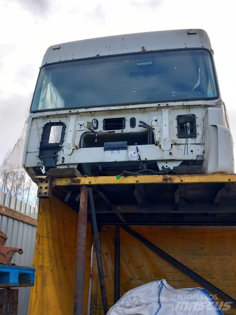 DAF XF105.460 캐빈 및 인테리어