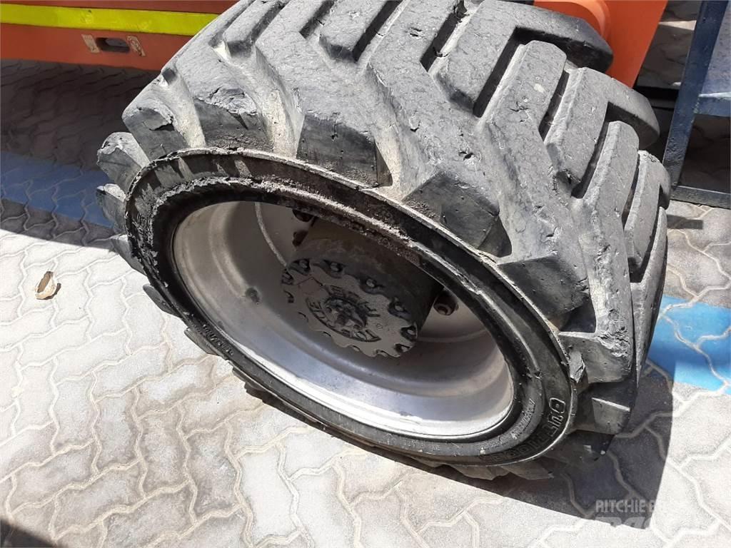 JLG 800AJ 관절형 전동이동 리프트
