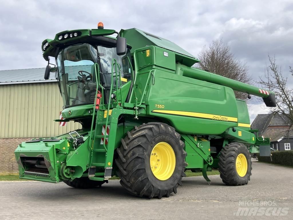 John Deere T550 콤바인 수확기