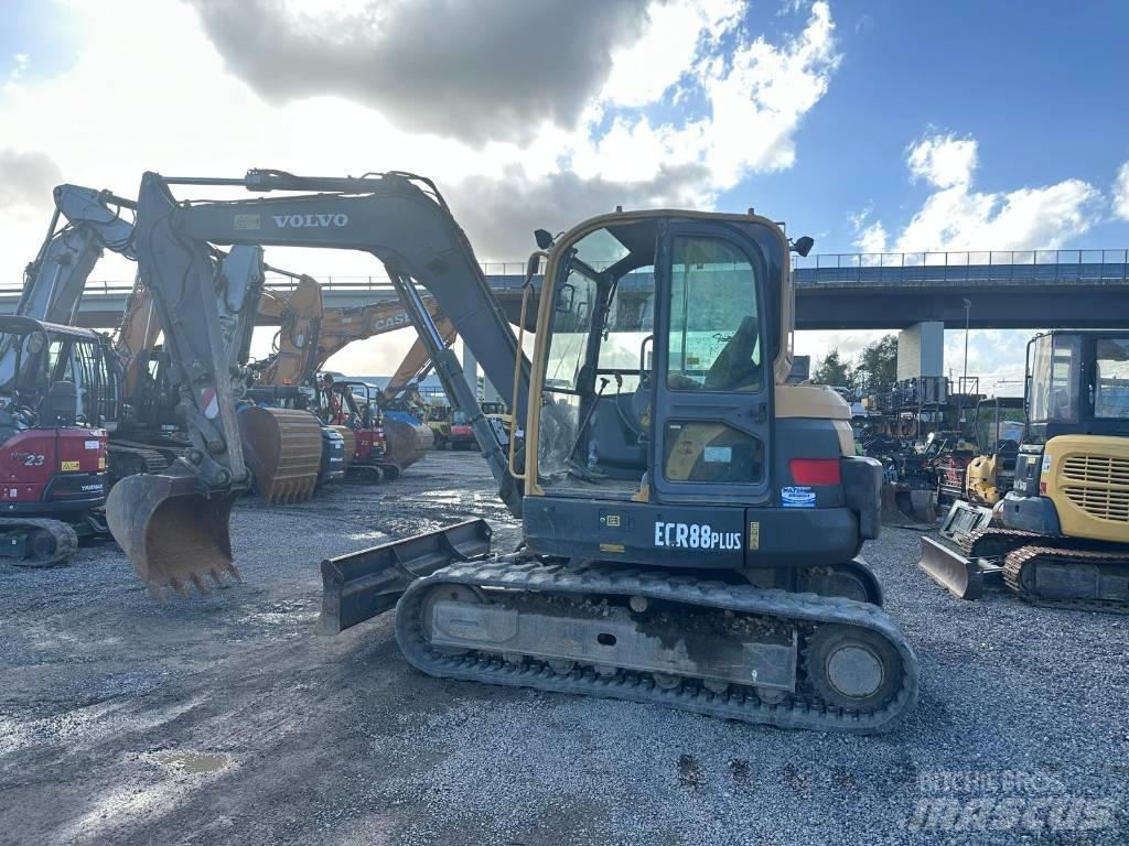 Volvo ECR 88 중형굴삭기 7톤-28톤