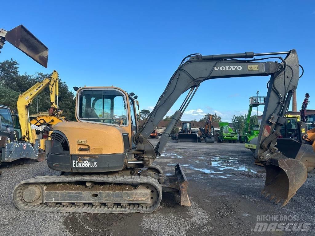 Volvo ECR 88 중형굴삭기 7톤-28톤