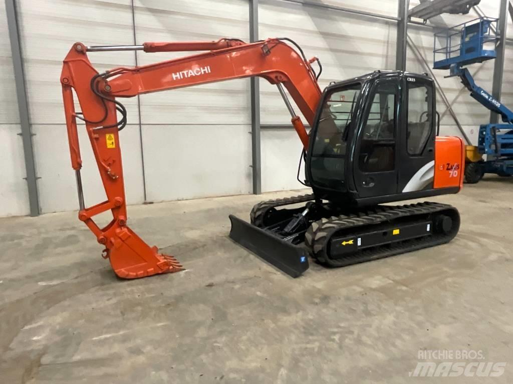 Hitachi ZX 70 중형굴삭기 7톤-28톤