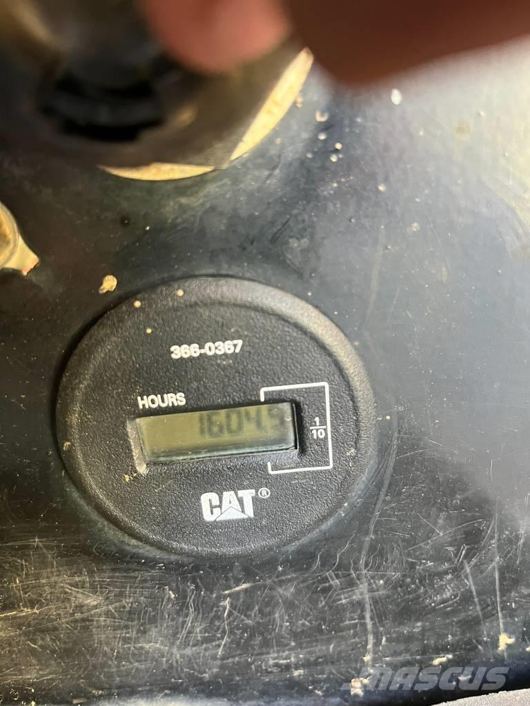 CAT 304 E 2 CR 소형 굴삭기 7톤 미만