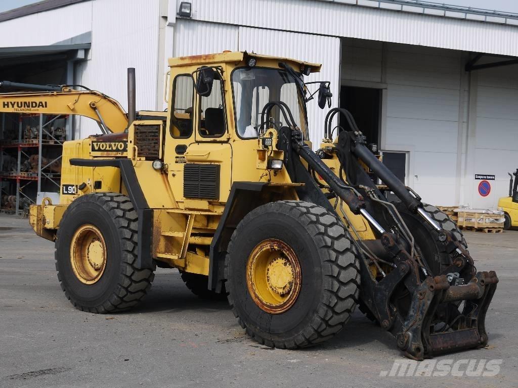 Volvo L 90  휠로우더