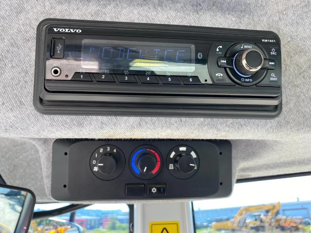 Volvo SD135B 싱글 드럼 롤러