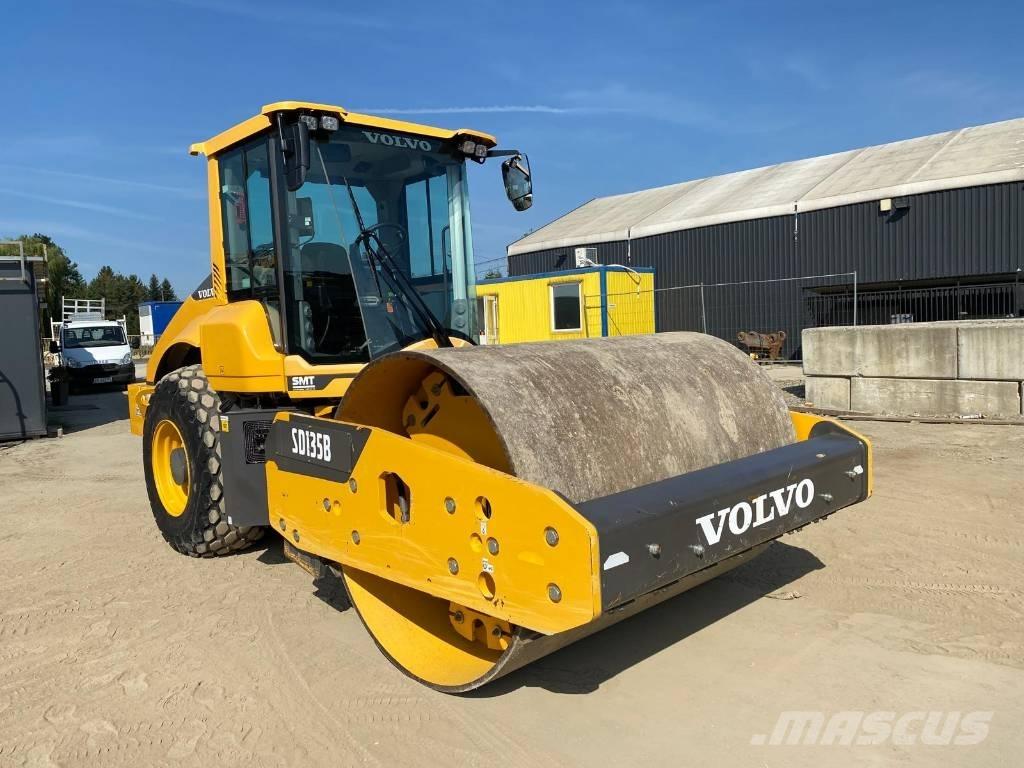 Volvo SD135B 싱글 드럼 롤러