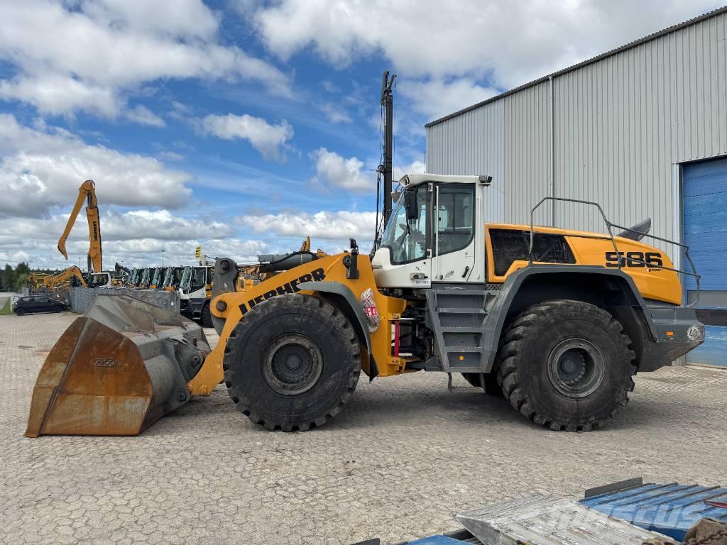 Liebherr L586  휠로우더