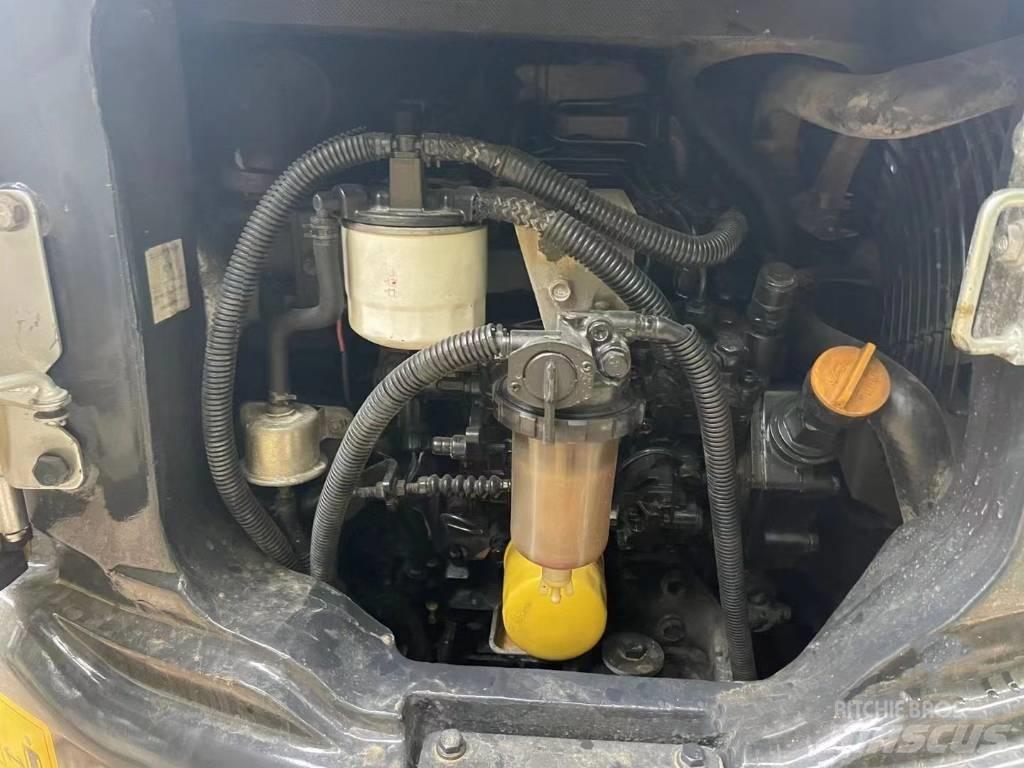 Komatsu PC30 소형 굴삭기 7톤 미만